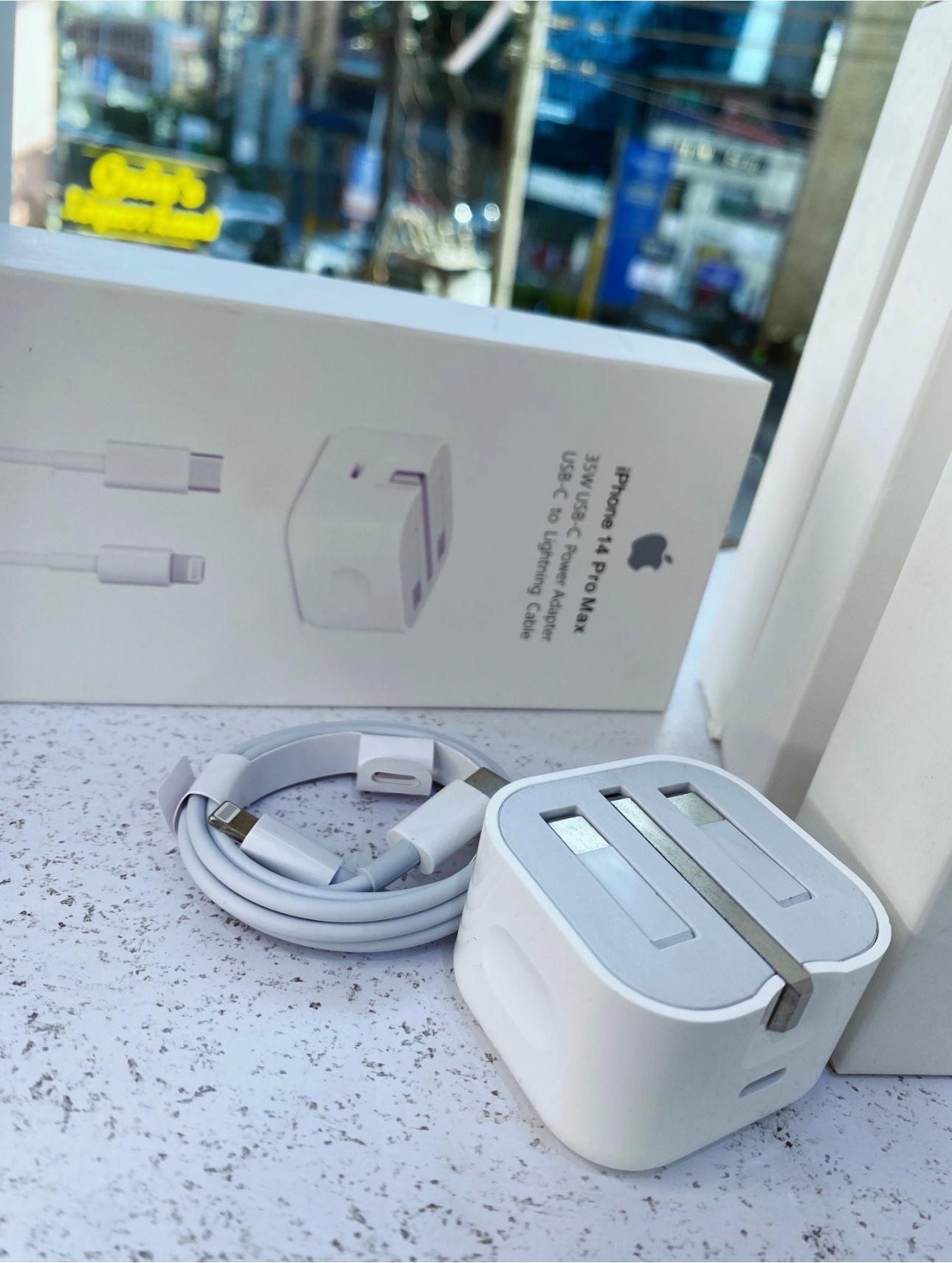 Apple iPhone 35W USB-C Fast Charger & Lightning Cable - White